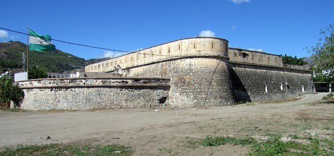 castillo-herradura_01